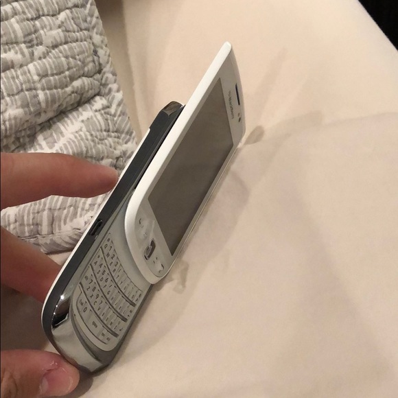 Blackberry - Picture 4 of 5